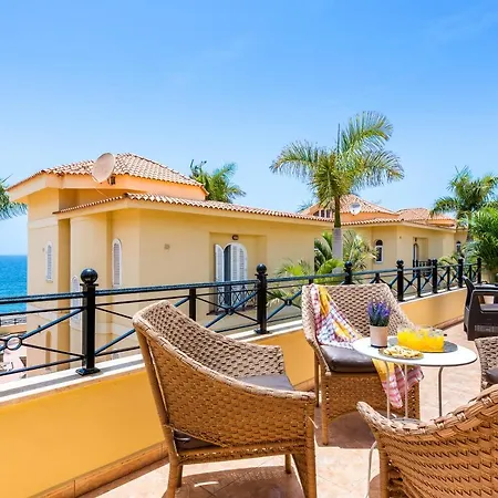Tropical Ocean View Jacuzzi Villa *