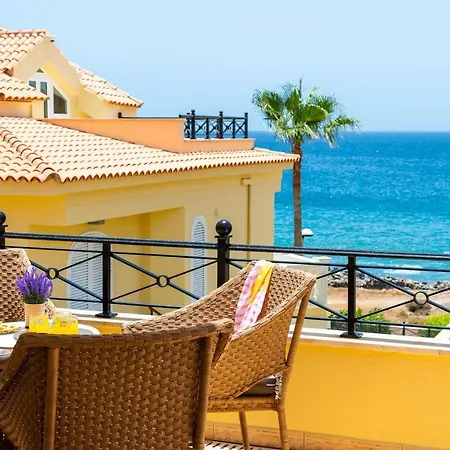 Tropical Ocean View Jacuzzi Villa *