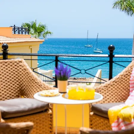 Tropical Ocean View Jacuzzi Villa *