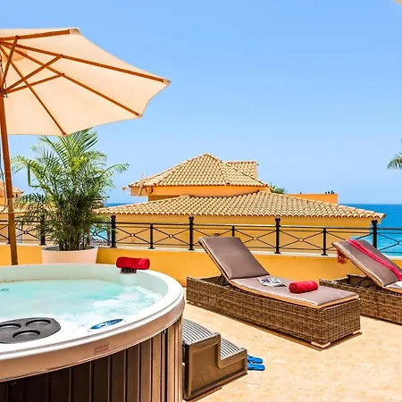 Tropical Ocean View Jacuzzi Villa *