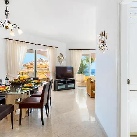 Tropical Ocean View Jacuzzi Villa *